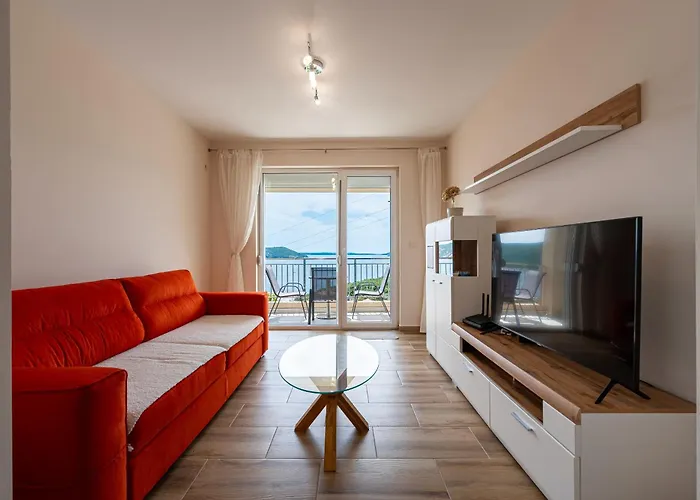 Golden View Apartments