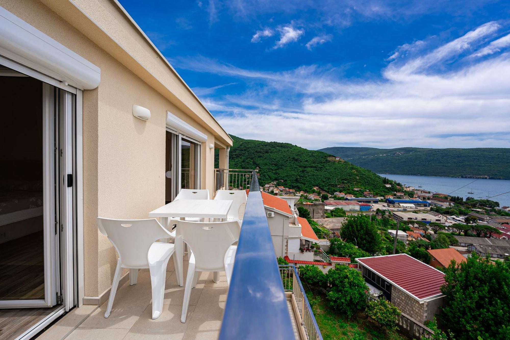 Daire Golden View *